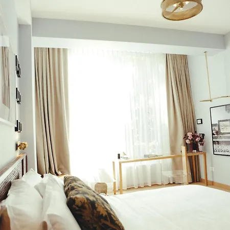 Bazaar 4* Τίρανα