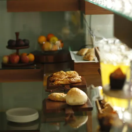 Bazaar 4* Τίρανα