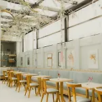 Bazaar Otel Tiran